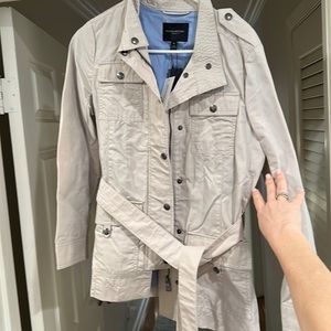 Banana Republic Women’s Raincoat/Trenchcoat